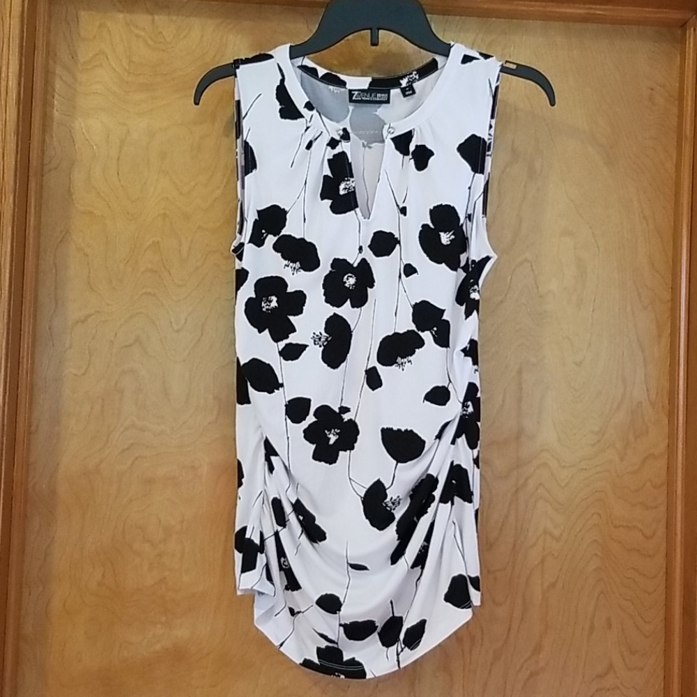 7th Avenue Keyhole Tank Top